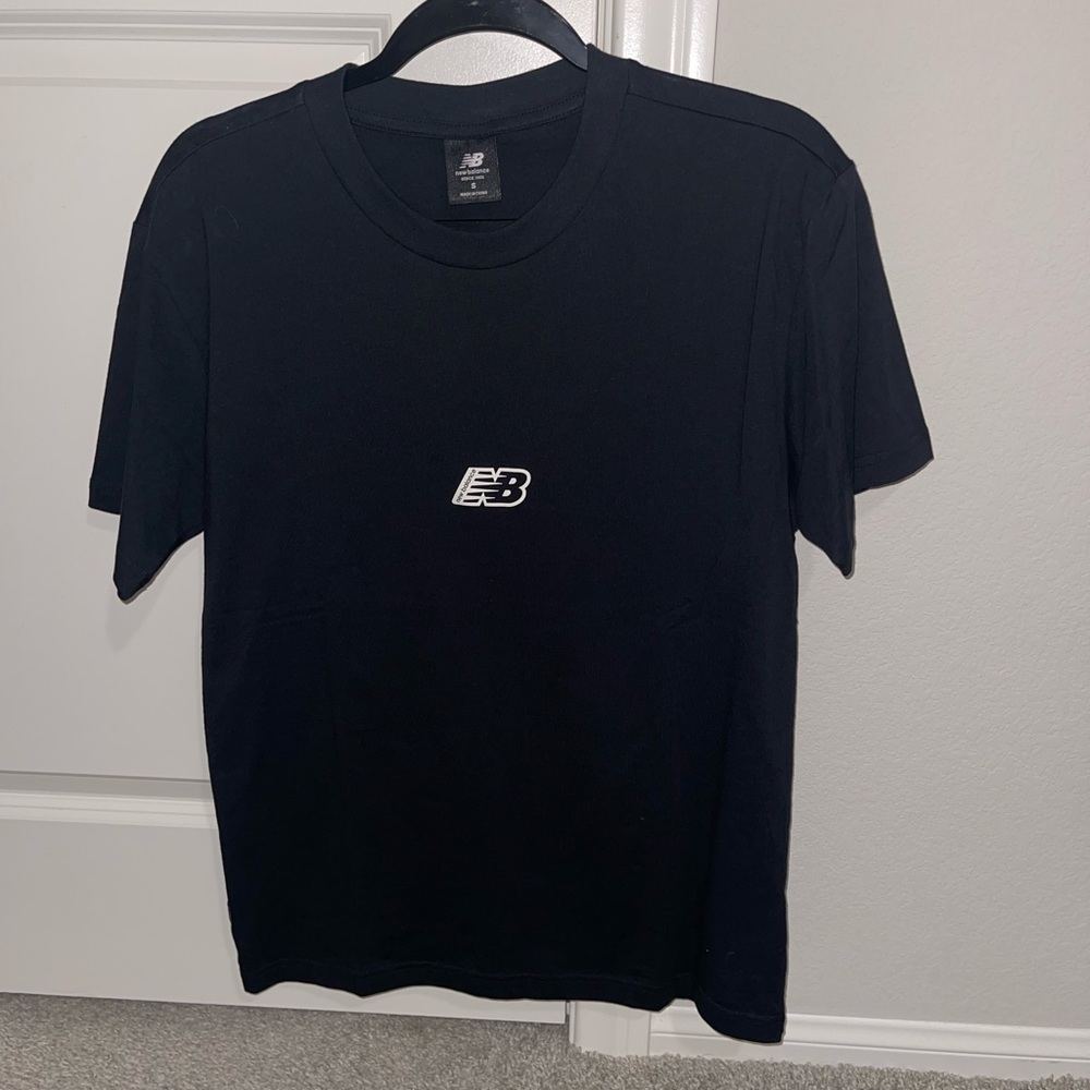 New balance black tee